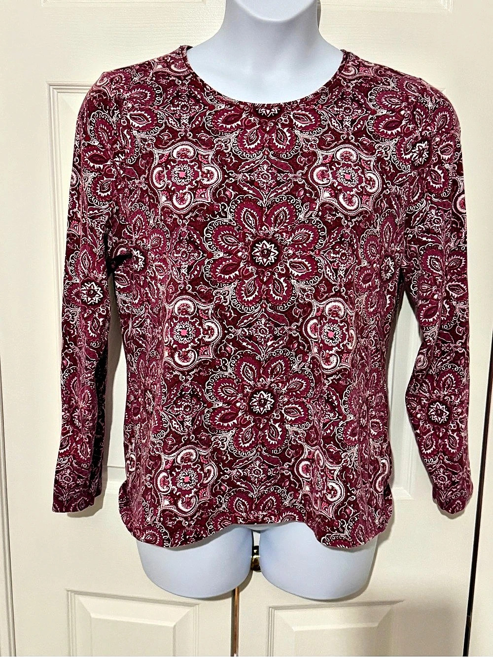 Talbots Long-Sleeve Cotton V-Neck - Paisley Top Red & White XL